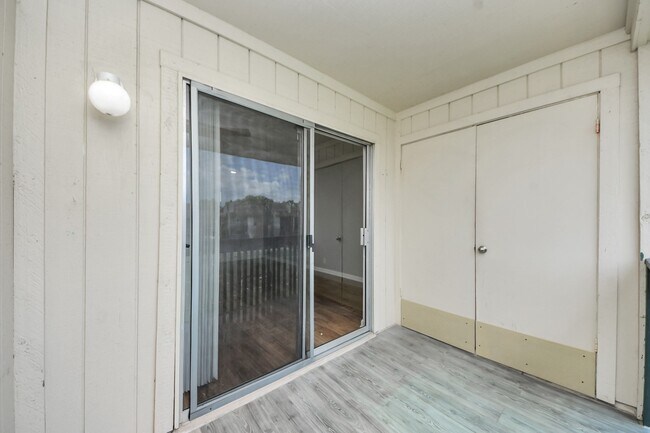 Building Photo - 250 El Dorado Blvd