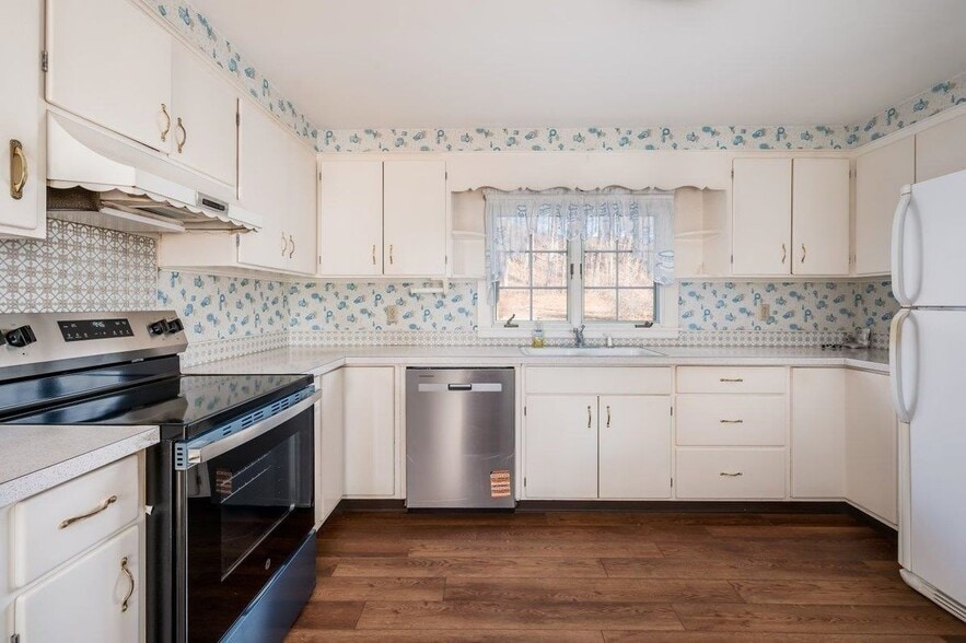 Building Photo - 45 Weare