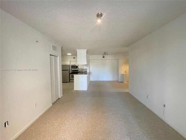 Building Photo - 17150 N Bay Rd