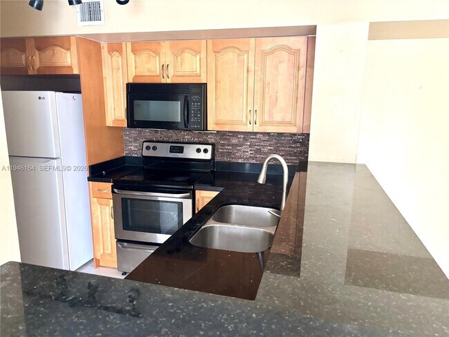 Building Photo - 777 SW 111th Way