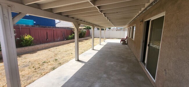 Building Photo - Single Story Ranch Style 3 Bedroom/2 Bath ...