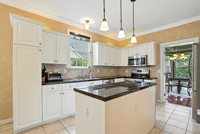 Building Photo - 210 Roebling Ln