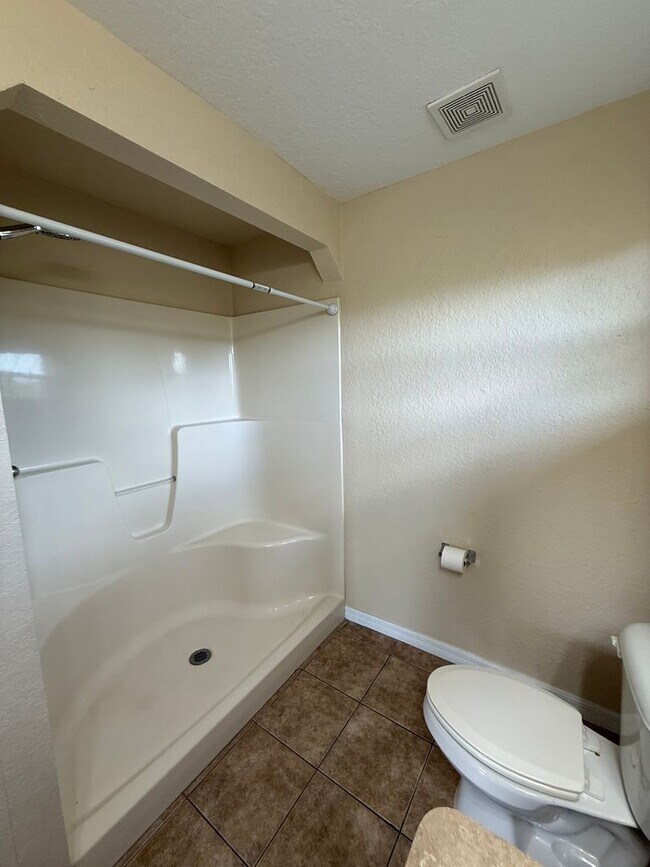 Building Photo - Updated 3BR/2BA Home in Rainbow Park – Pet...