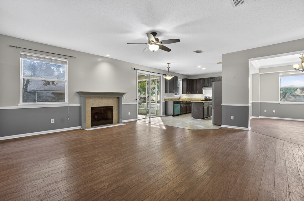 Building Photo - 1601 Majestic View Ln