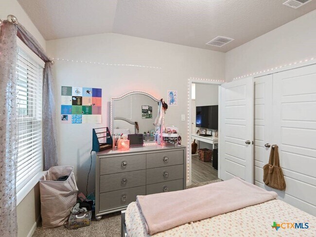 Building Photo - 3073 Charyn Wy