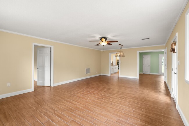 Building Photo - 146 Menendez Rd