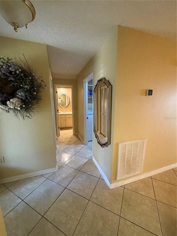 Building Photo - 2025 Sylvester Rd