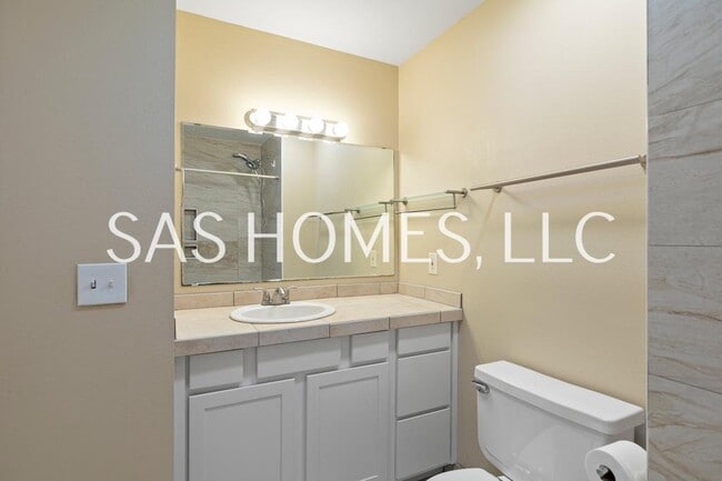 Building Photo - 11200 SW 83rd Ave