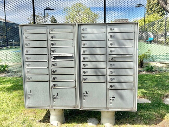 Building Photo - 437 Reed Way