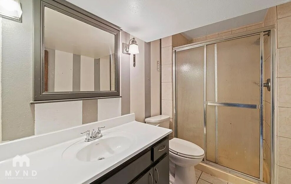 Building Photo - 527 Lancelot Dr