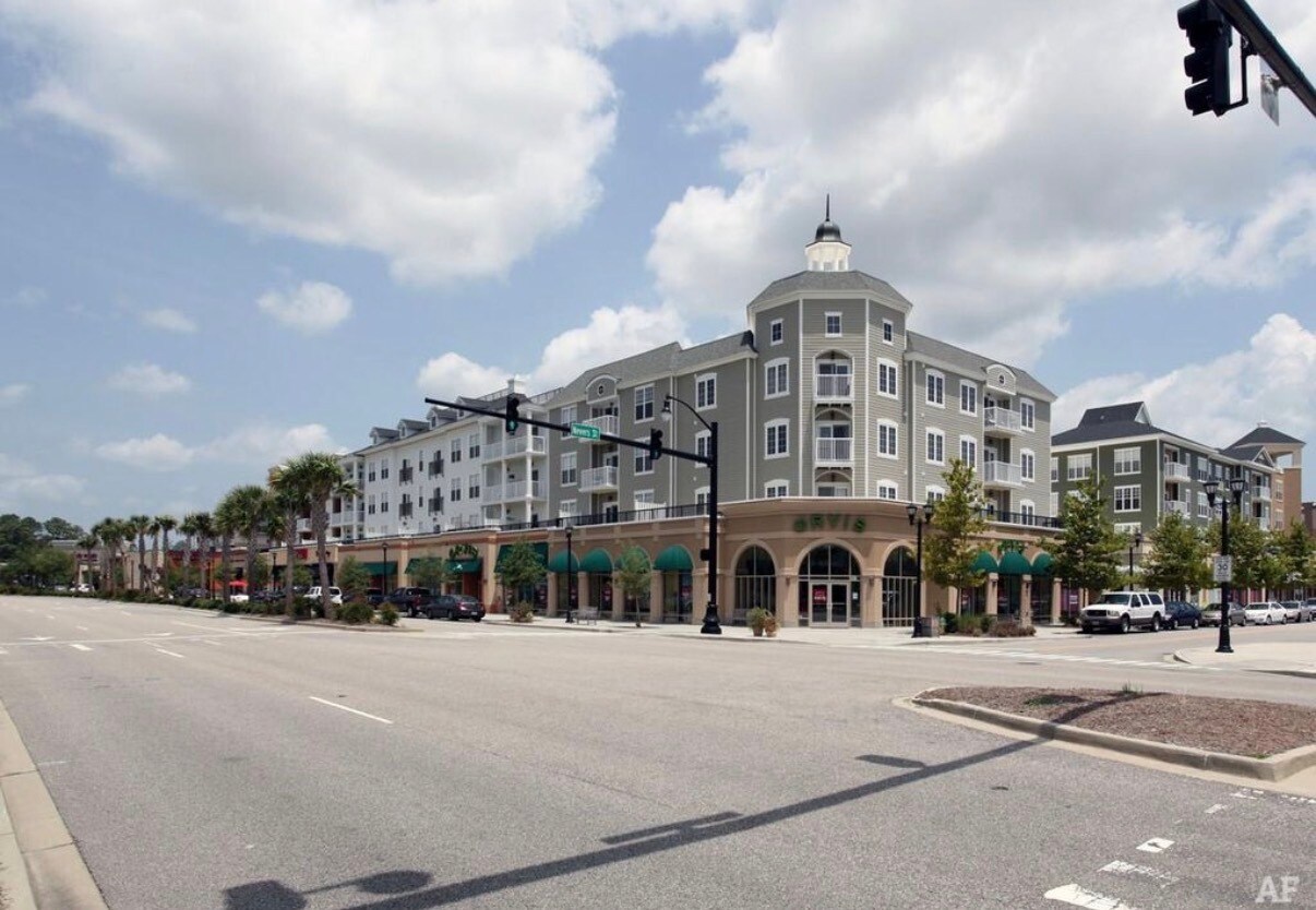 Building Photo - 2798 Howard Ave