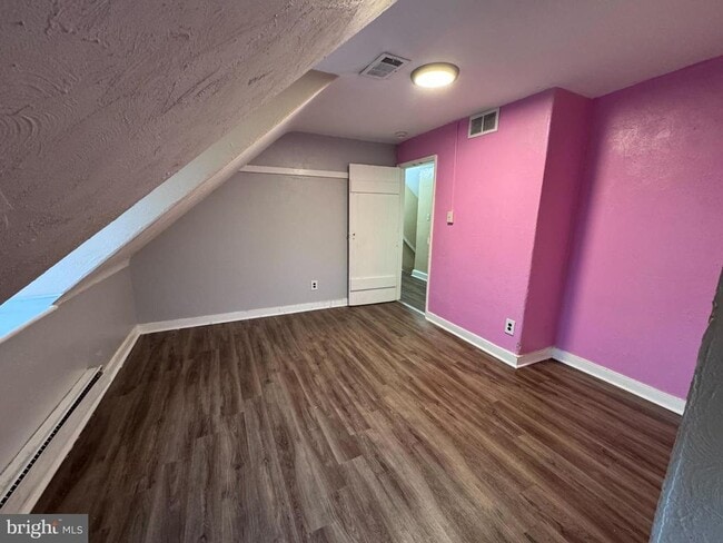 Building Photo - 25 E Main St