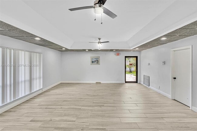 Building Photo - 9487 W McNab Rd