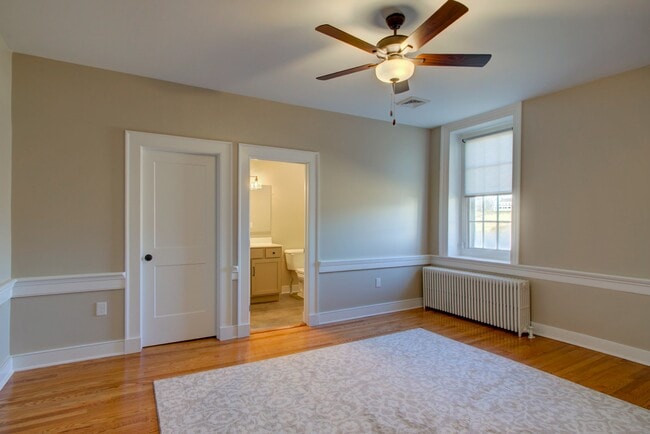 Building Photo - 796 Long Ln