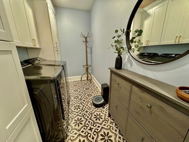 Building Photo - Pre-lease today for a late May move in