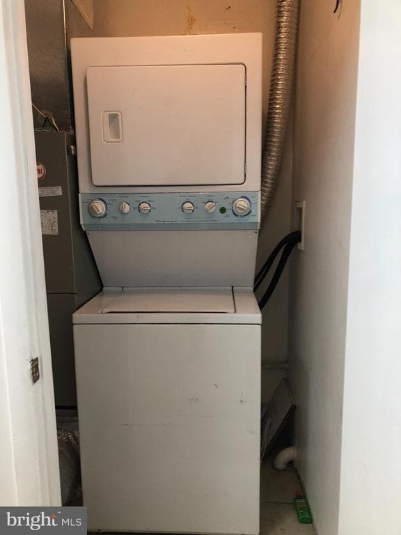 Building Photo - 123 W Mulberry St