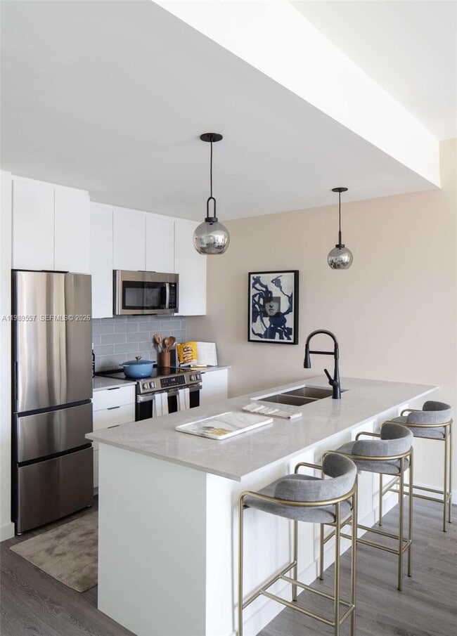 Building Photo - 2200 NW 1st Ave