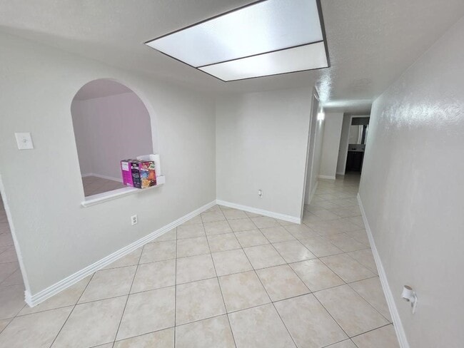 Building Photo - 15630 Camino Del Sol Dr