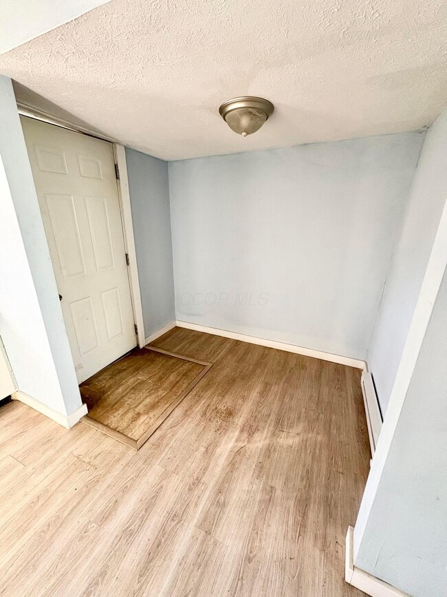 Building Photo - 2379 Linden Ave