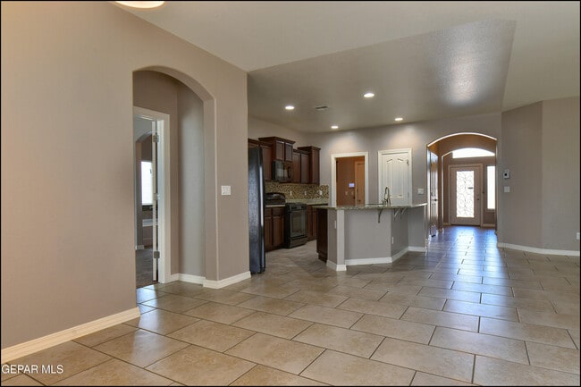 Building Photo - 6560 Westfield Dr