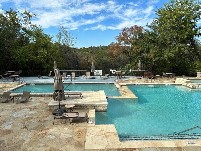 Building Photo - 6000-10 Shepherd Mountain Cove