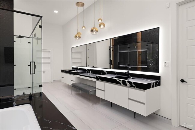 Building Photo - 43 Antigua Dr