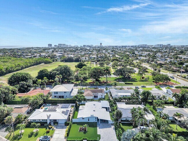 Building Photo - 530 NE 17th St