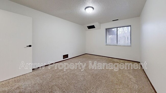 Building Photo - 203 E Arbor Ave