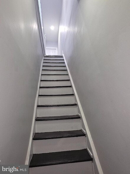 Building Photo - 5354 Woodland Ave