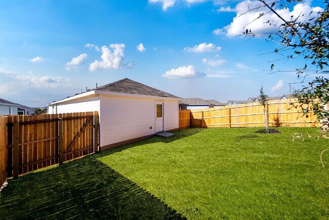 Building Photo - 1 MONTH FREE RENT WITH 18 - 24 MONTH LEASE!!! AVAILABLE THROUGH MAY ONLY! INTERNET INCLUDED!