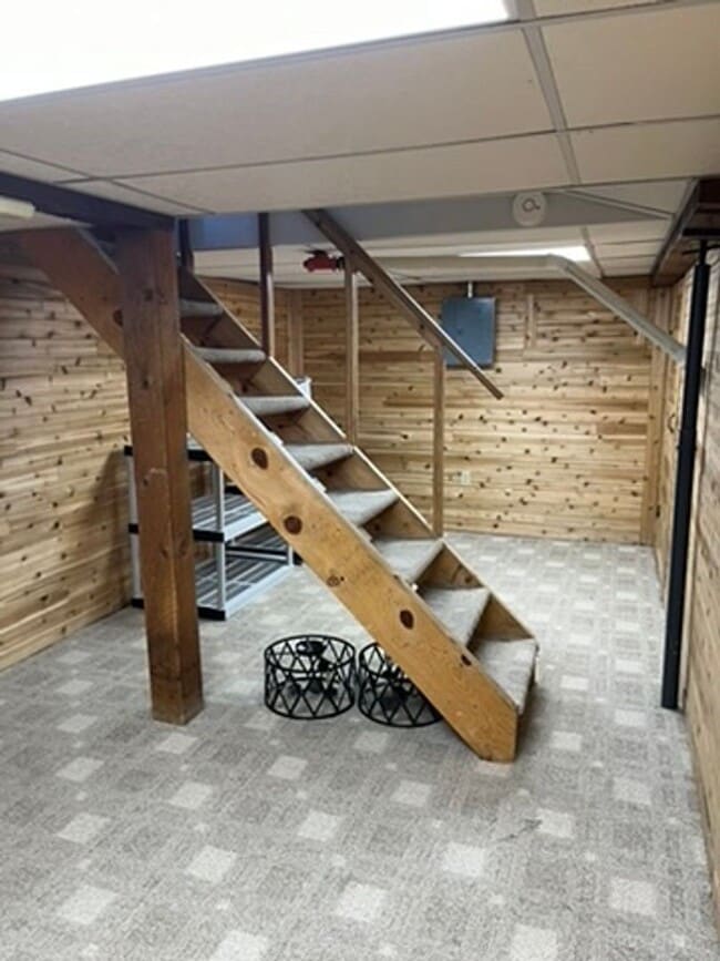 Building Photo - 3 Bed 1 Bath Single Family Home Close to H...