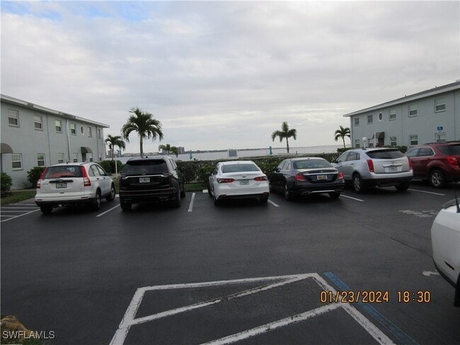 Building Photo - 3330 N Key Dr