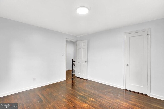 Building Photo - 331 Oakland St