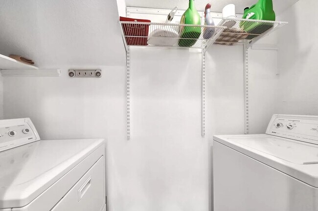 Laundry - 1687 W Sam Houston Pky S