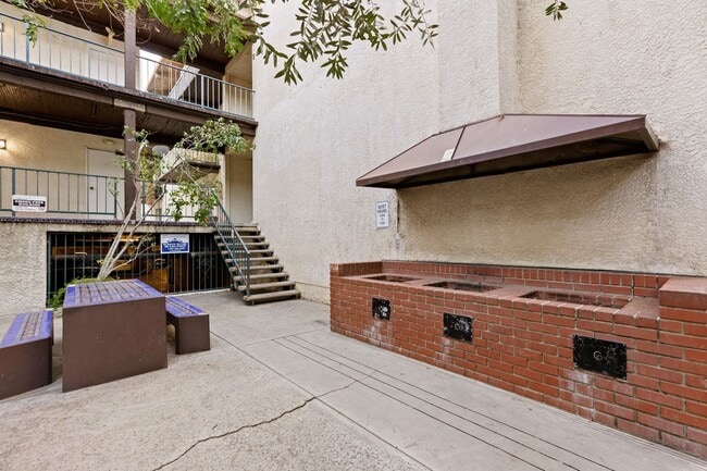Building Photo - 5460 White Oak Ave