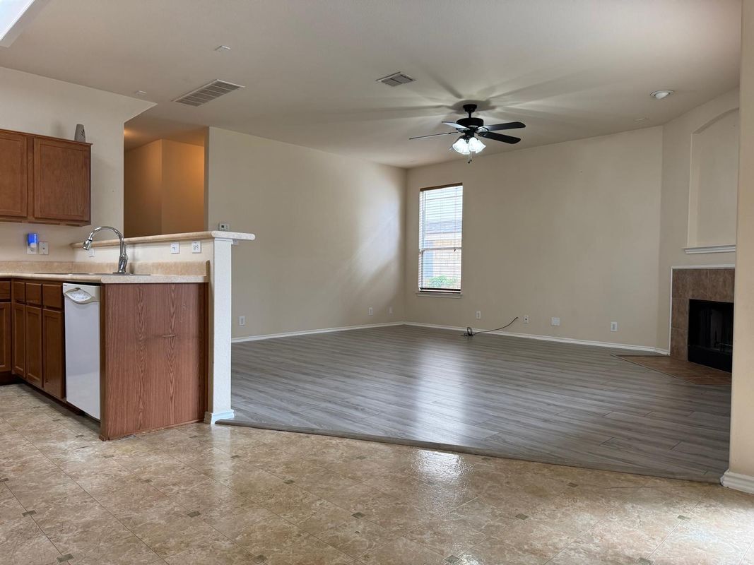 Building Photo - 4526 Darien Vista