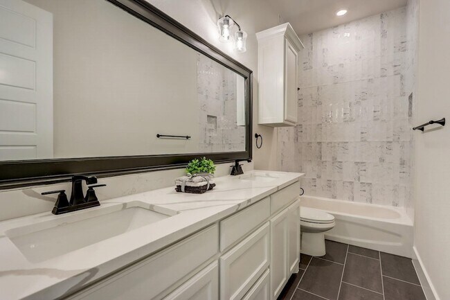 Building Photo - 1007 Meadow Wood Ter