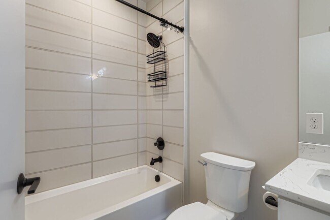 Building Photo - Modern 2bed/2 Bath in the Heart of Denver!