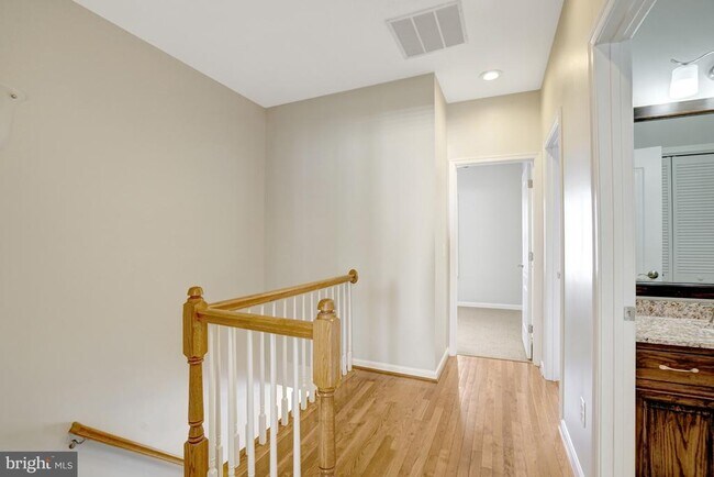 Building Photo - 6927 Rolling Creek Way