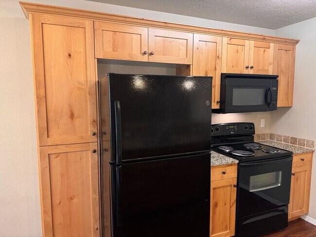 Building Photo - 10639 W Wasdale Dr