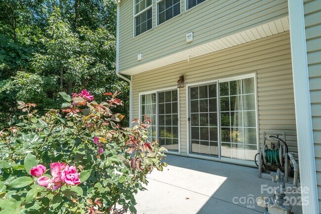 Building Photo - 6937 Rothchild Dr