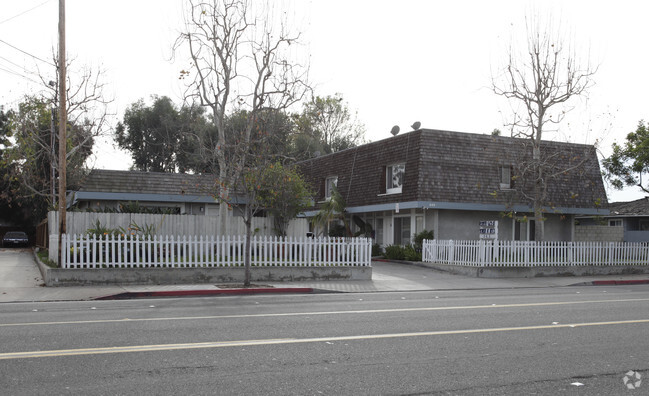 Primary Photo - River Glen Townhomes