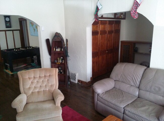 Building Photo - 2579 N Frederick Ave