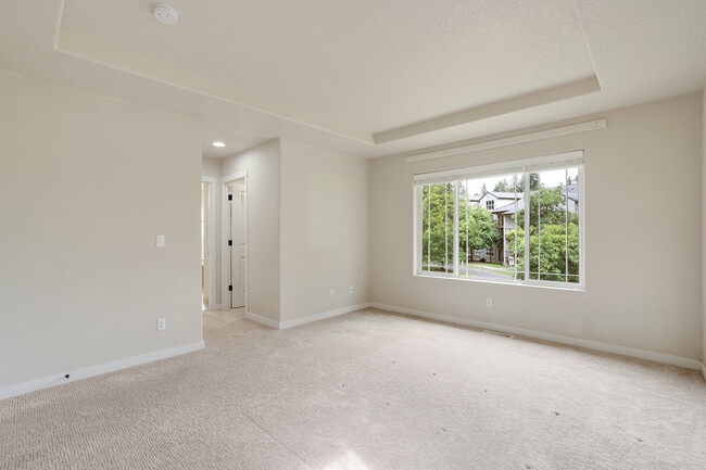 Building Photo - 28616 Greenway Dr