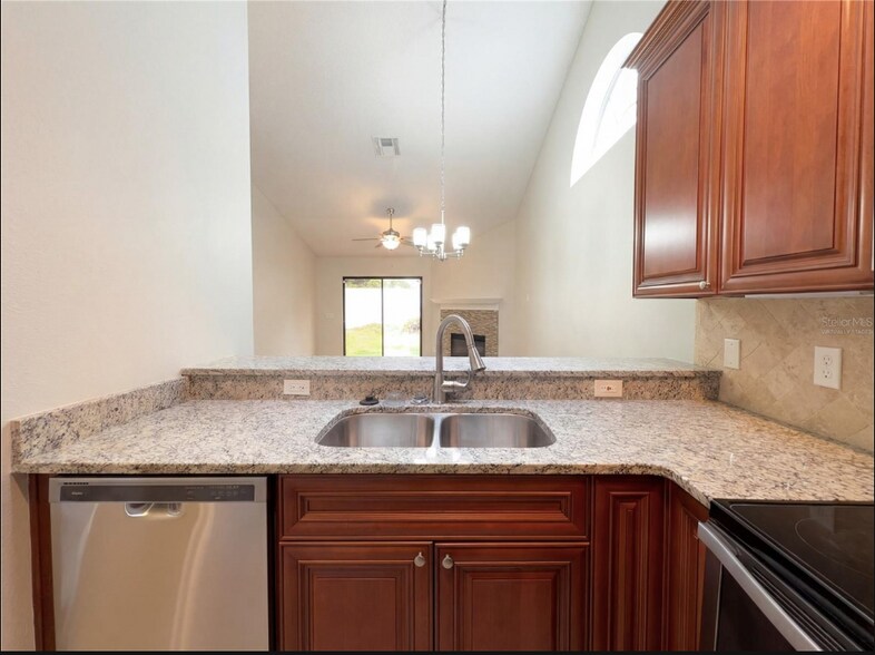 Building Photo - 1696 Chatham Cir