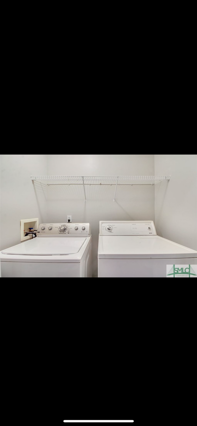 Laundry Room - 400 Tibet Ave