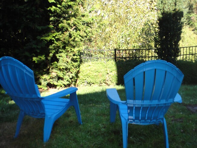 Building Photo - 17083 SW Arbutus Dr