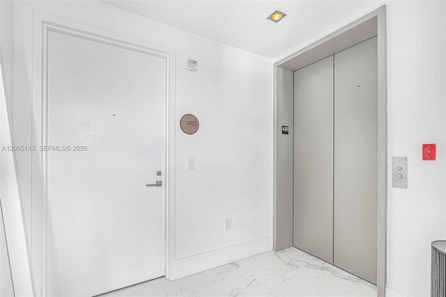 Building Photo - 650 NE 32nd St