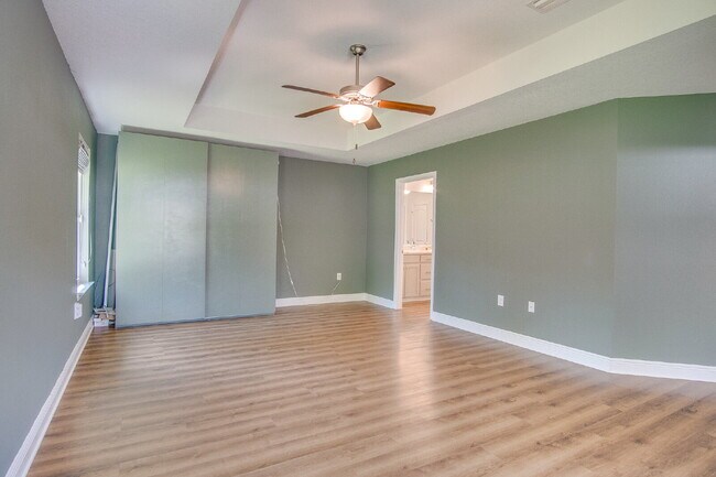 Building Photo - Spacious 4-Bedroom Home in Milton Near I-1...