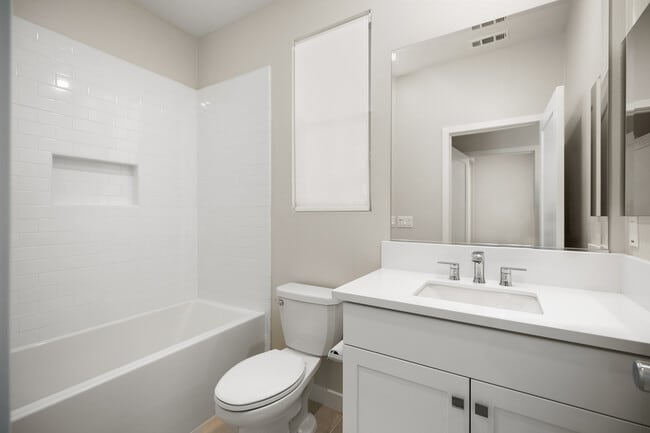 Building Photo - 590 Catalonia